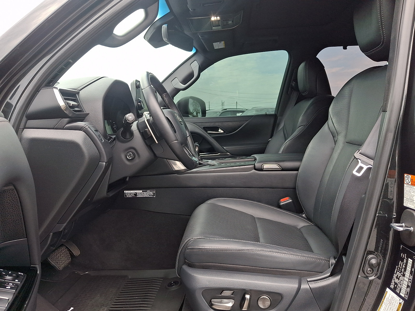Used 2024 Lexus LX 600 4WD w/ Appearance Package image 11
