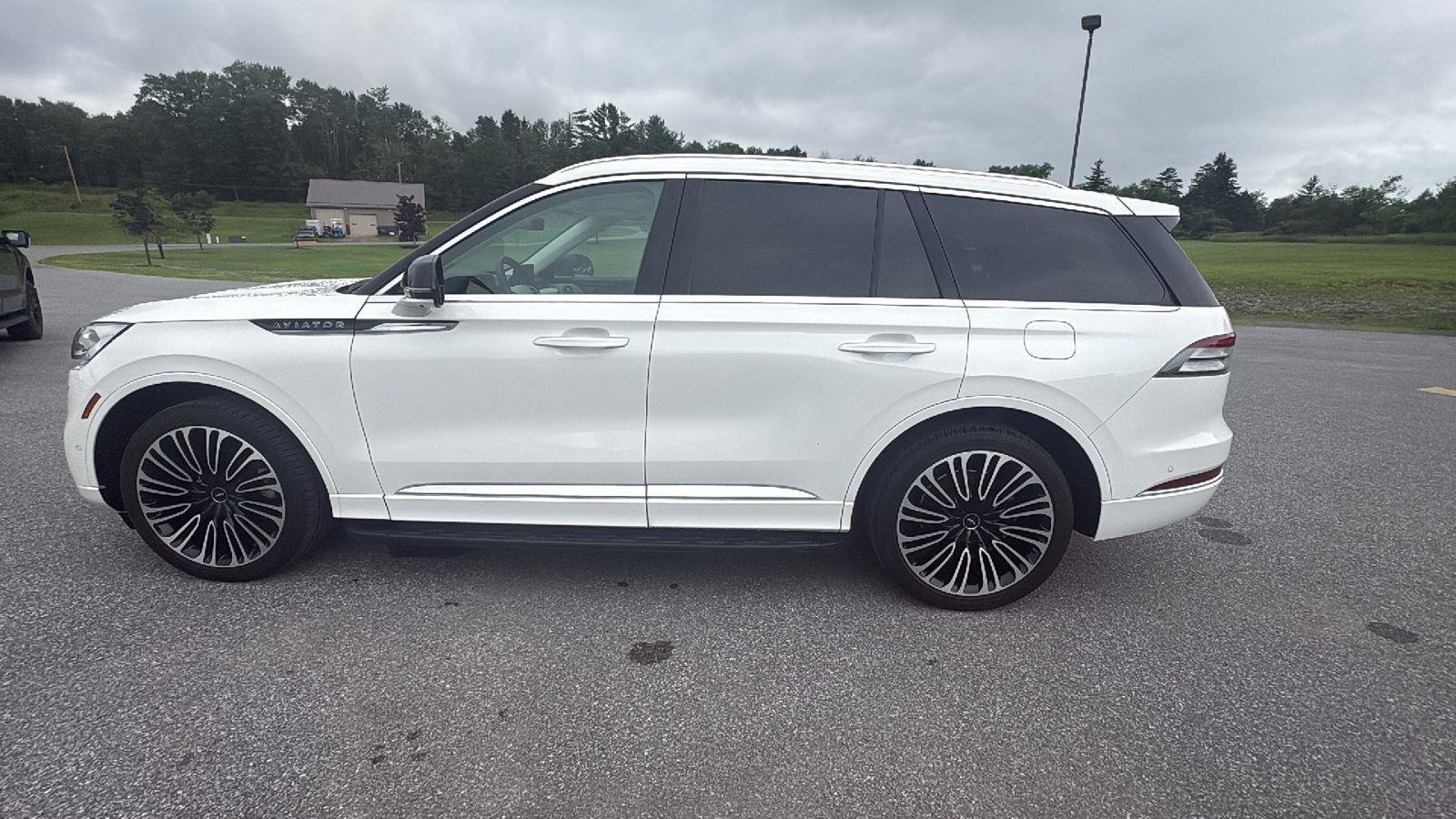 Used 2024 Lincoln Aviator Black Label AWD/4WD image 7