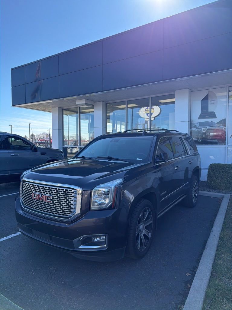 Used 2016 GMC Yukon Denali image 2