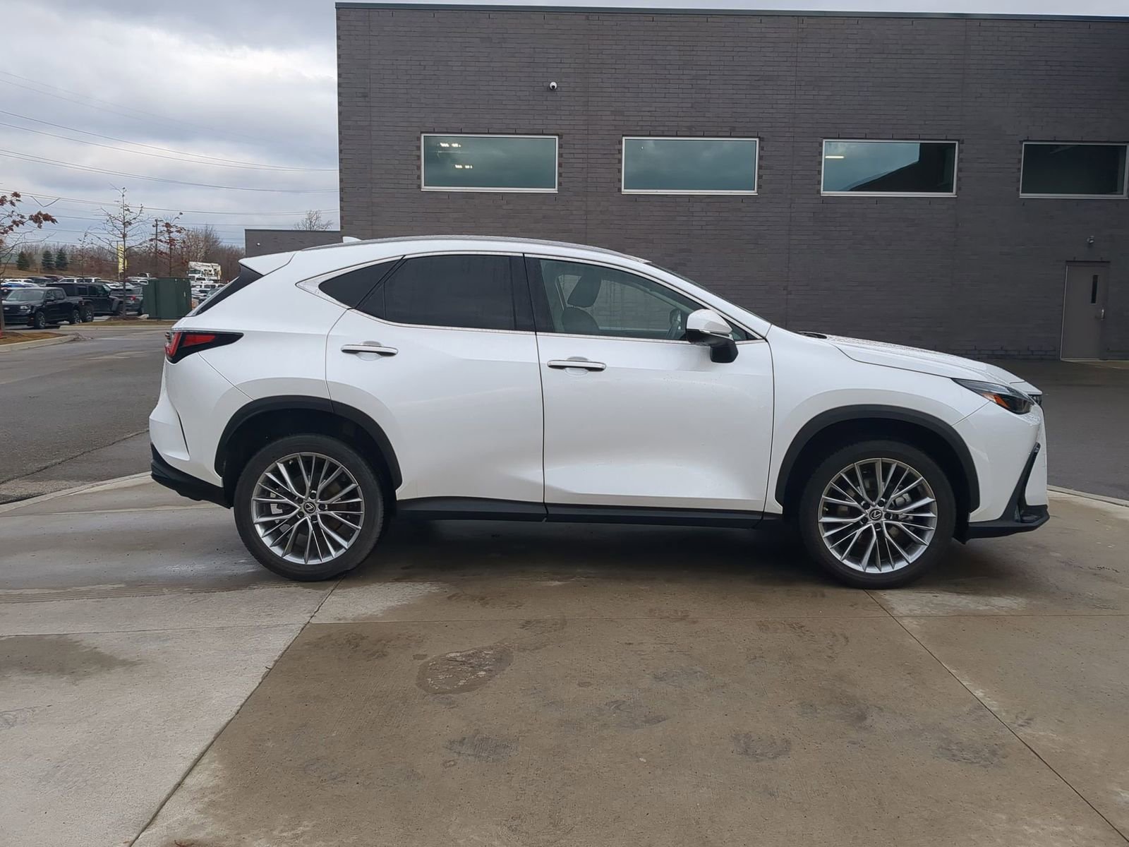 Used 2023 Lexus NX 300h AWD w/ Towing Package (2000 Lbs) image 9