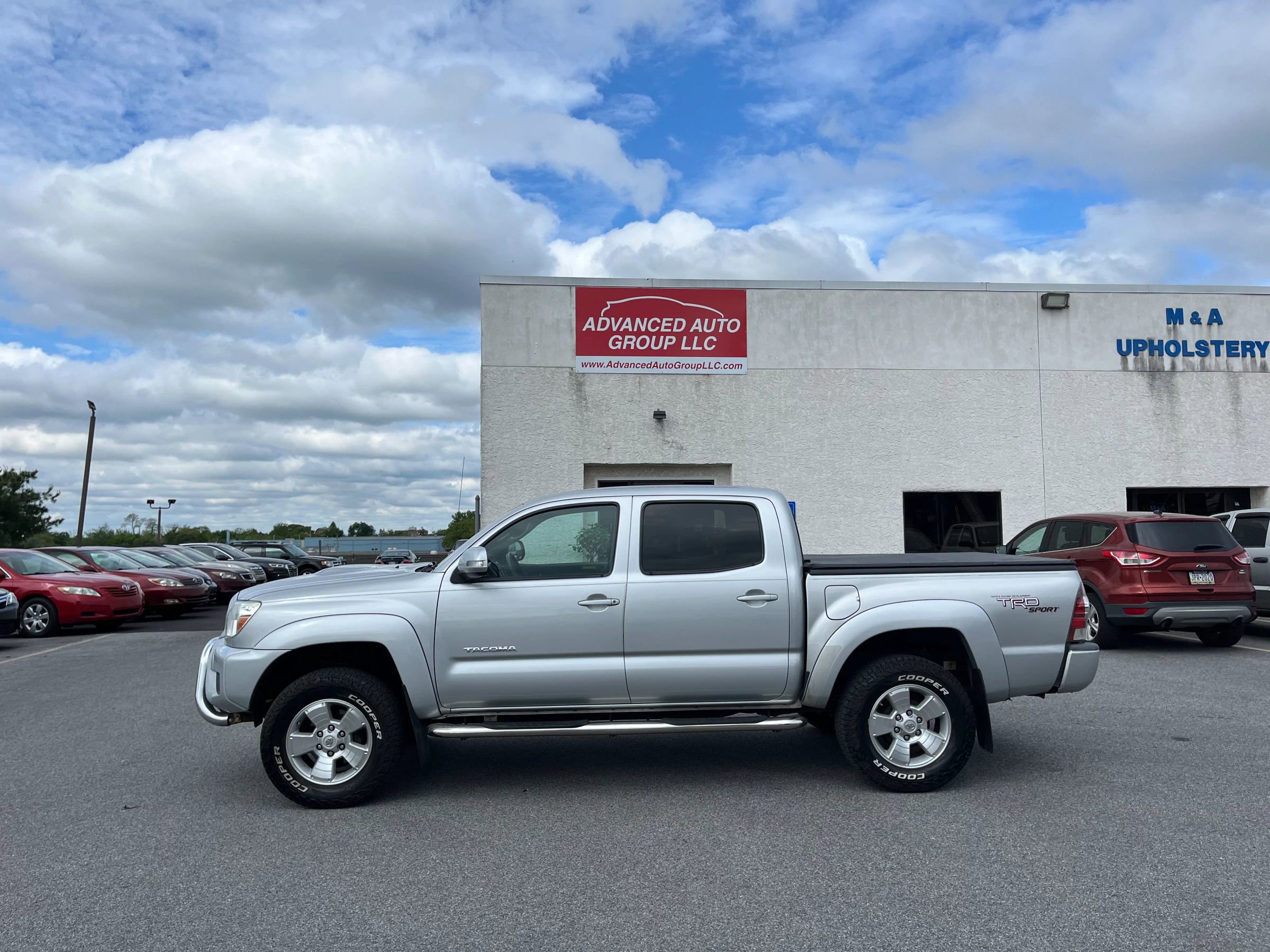 Used 2013 Toyota Tacoma 4x4 Double Cab w/ TRD Sport Pkg image 2