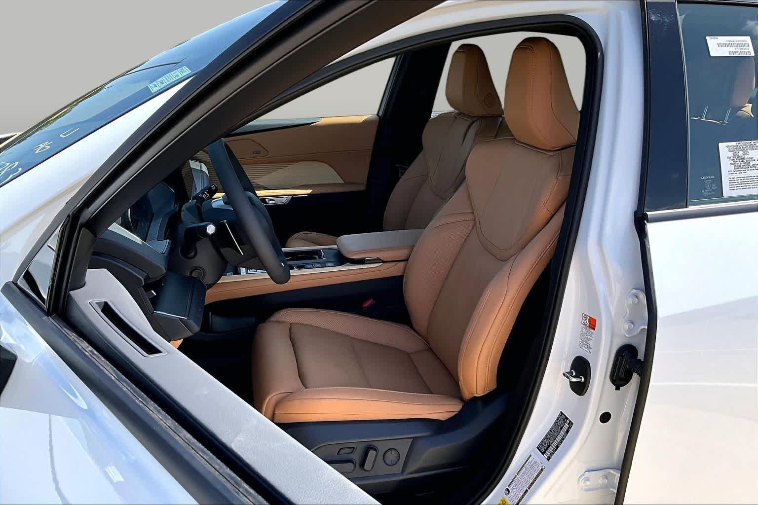 New 2026 Lexus ES 350e FWD image 9