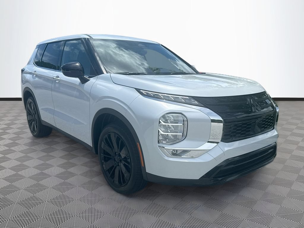 New 2026 Mitsubishi Outlander LE FWD image 3