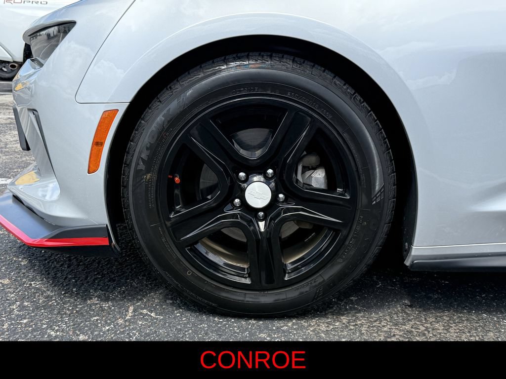 Used 2017 Chevrolet Camaro LT RWD image 9