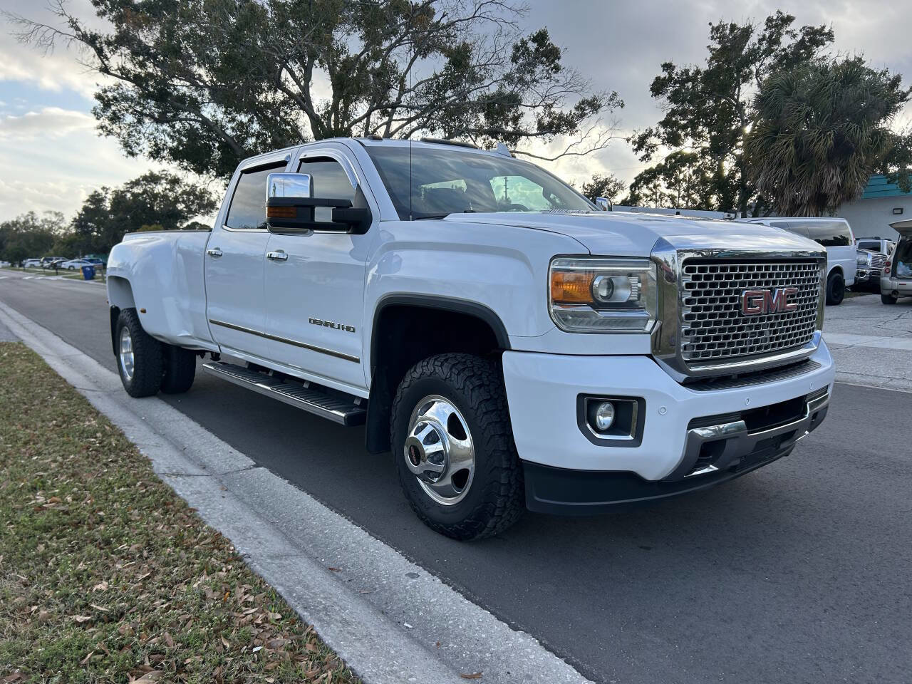 Used 2015 GMC Sierra 3500 Denali w/ Duramax Plus Package image 2
