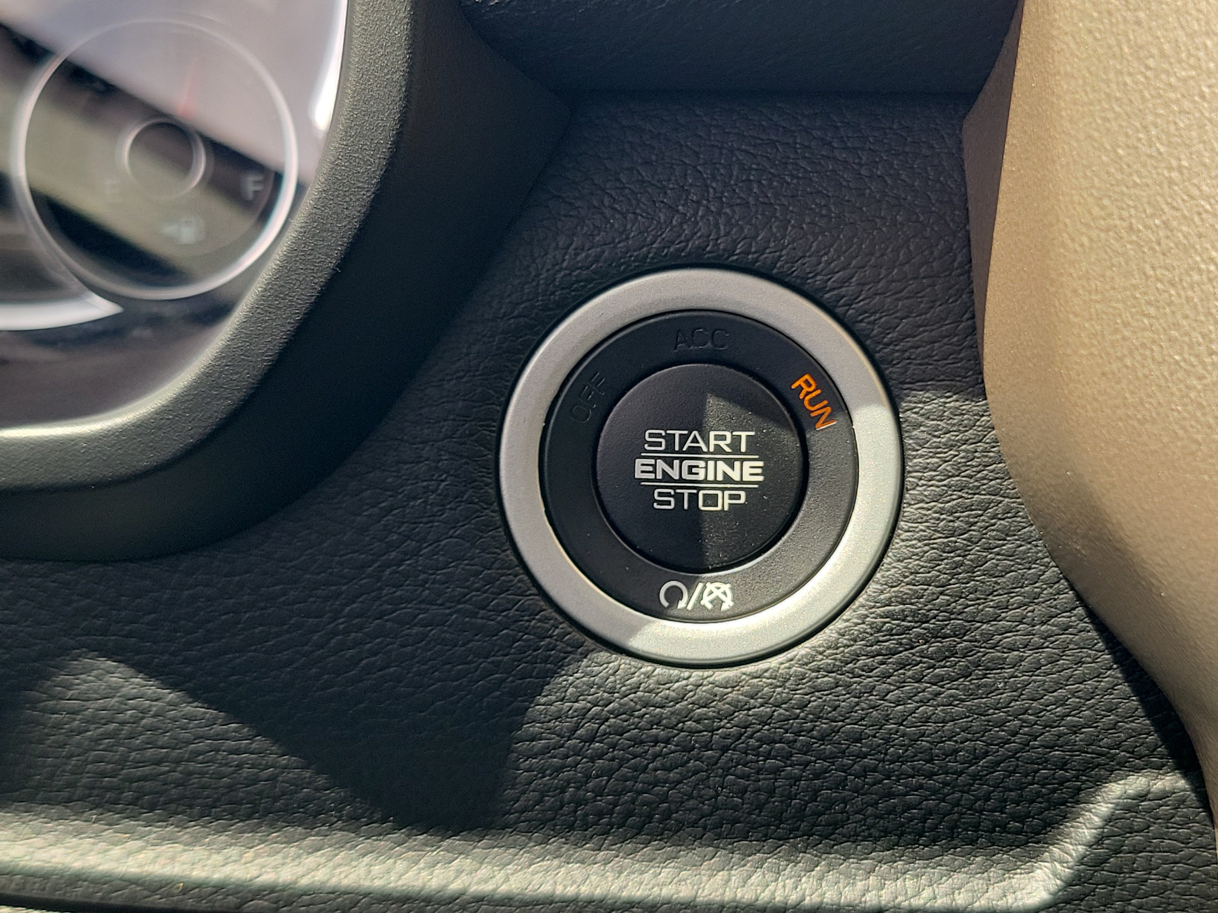Used 2019 RAM 1500 Laramie AWD/4WD image 21