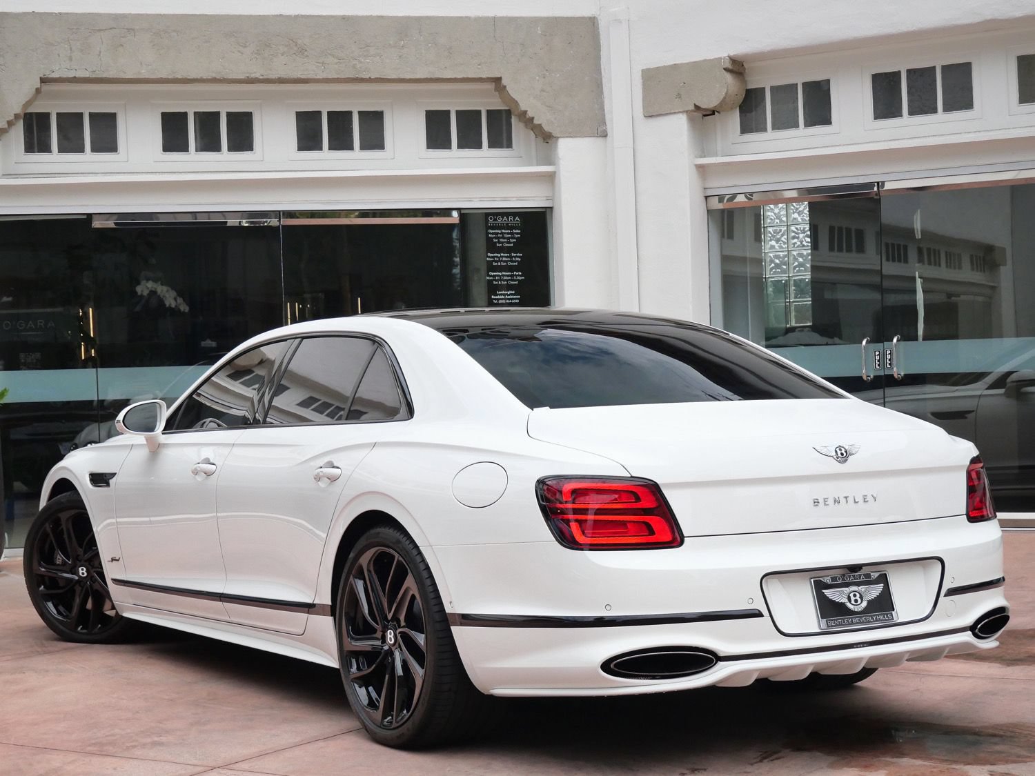 Used 2025 Bentley Flying Spur Plug-In Hybrid AWD/4WD image 3
