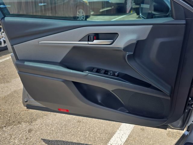 Used 2025 Toyota Camry SE w/ Convenience Package FWD image 26
