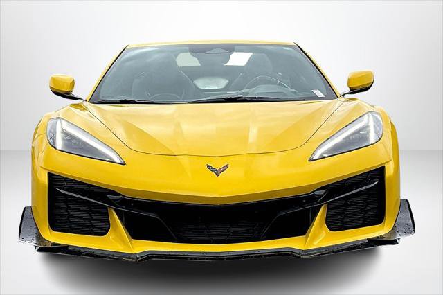 Used 2025 Chevrolet Corvette Z06 w/ Z07 Performance Package image 2