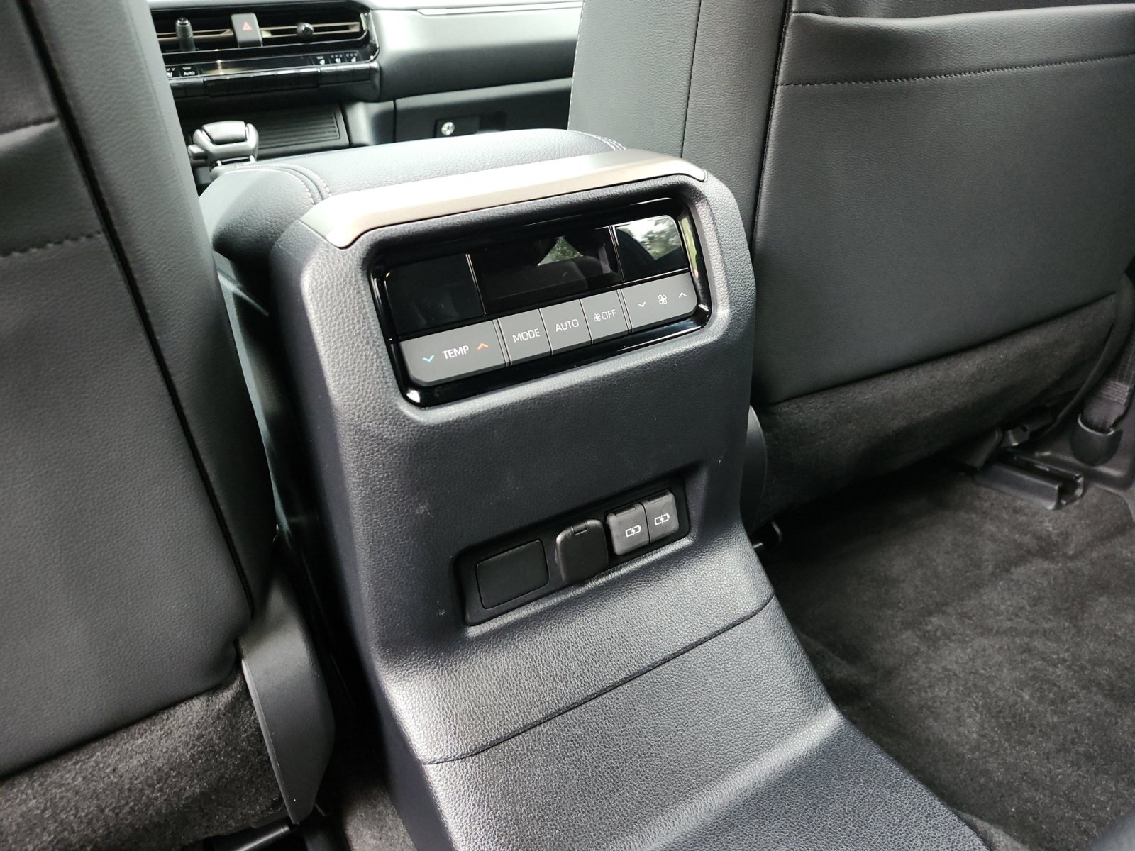 Used 2025 Toyota Land Cruiser w/ Premium Package AWD/4WD image 16