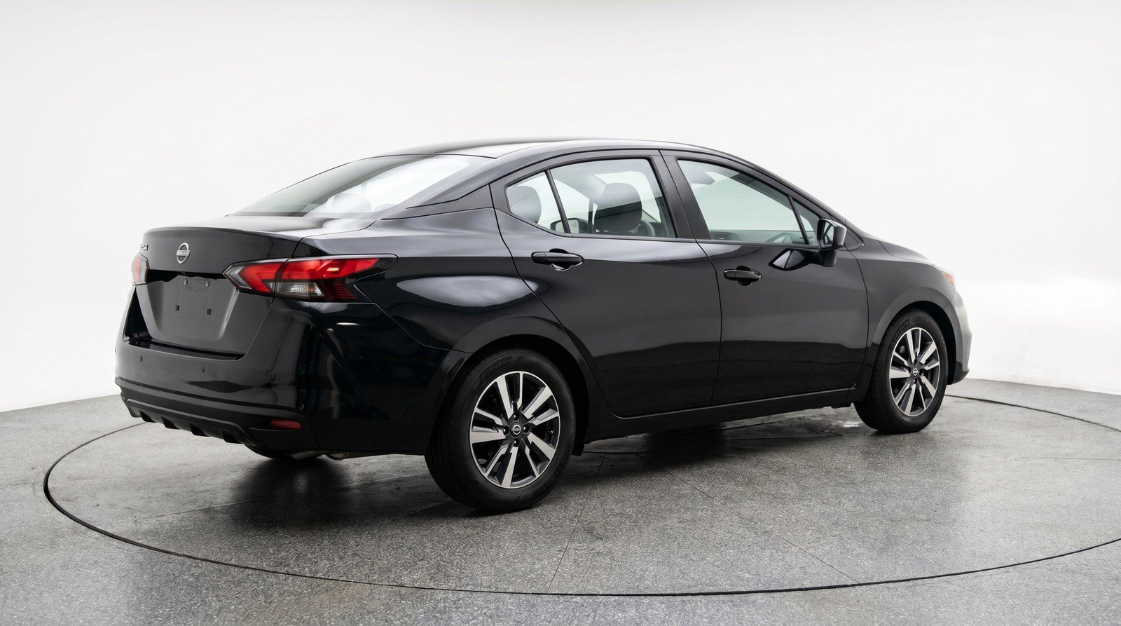 Used 2025 Nissan Versa SV FWD image 9