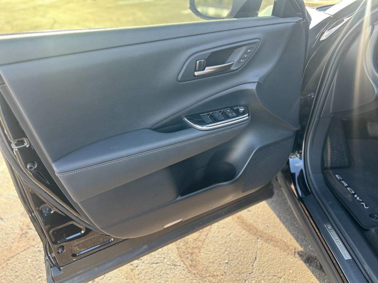 Used 2024 Toyota Crown Platinum image 4