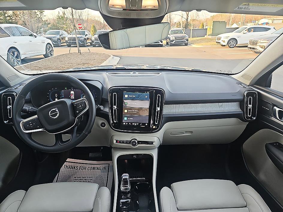 Used 2023 Volvo XC40 B5 Ultimate w/ Protection Package Premier image 32