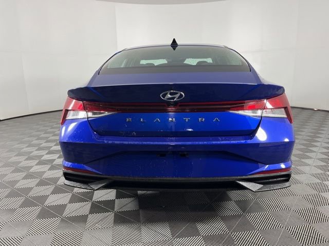 Used 2023 Hyundai Elantra SEL w/ Convenience Package image 9