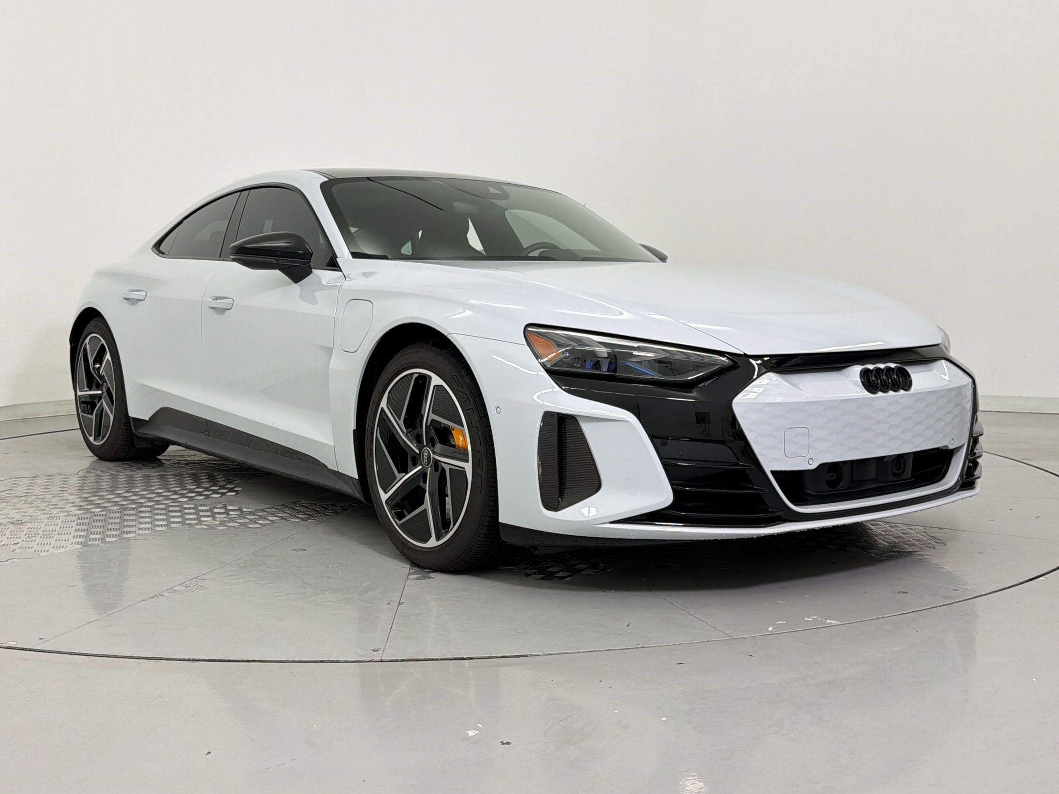 Used 2024 Audi RS e-tron GT w/ Carbon Performance Package AWD/4WD image 7