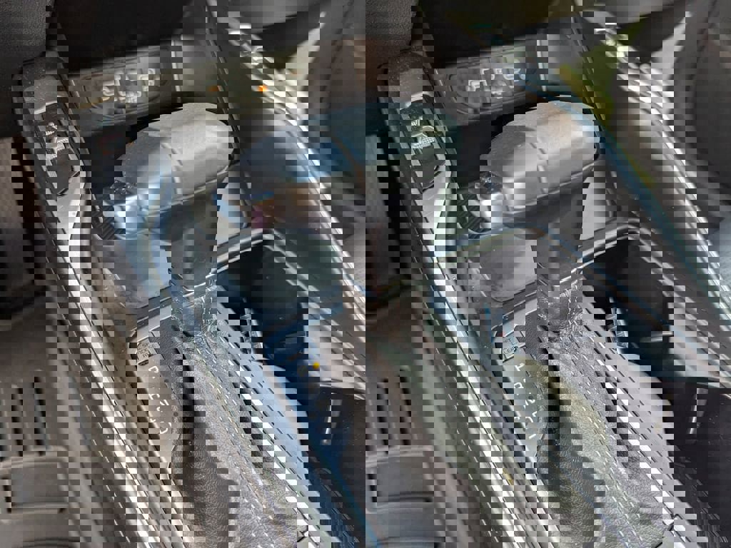 Used 2025 Kia Sorento S w/ Panoramic Sunroof Package image 23