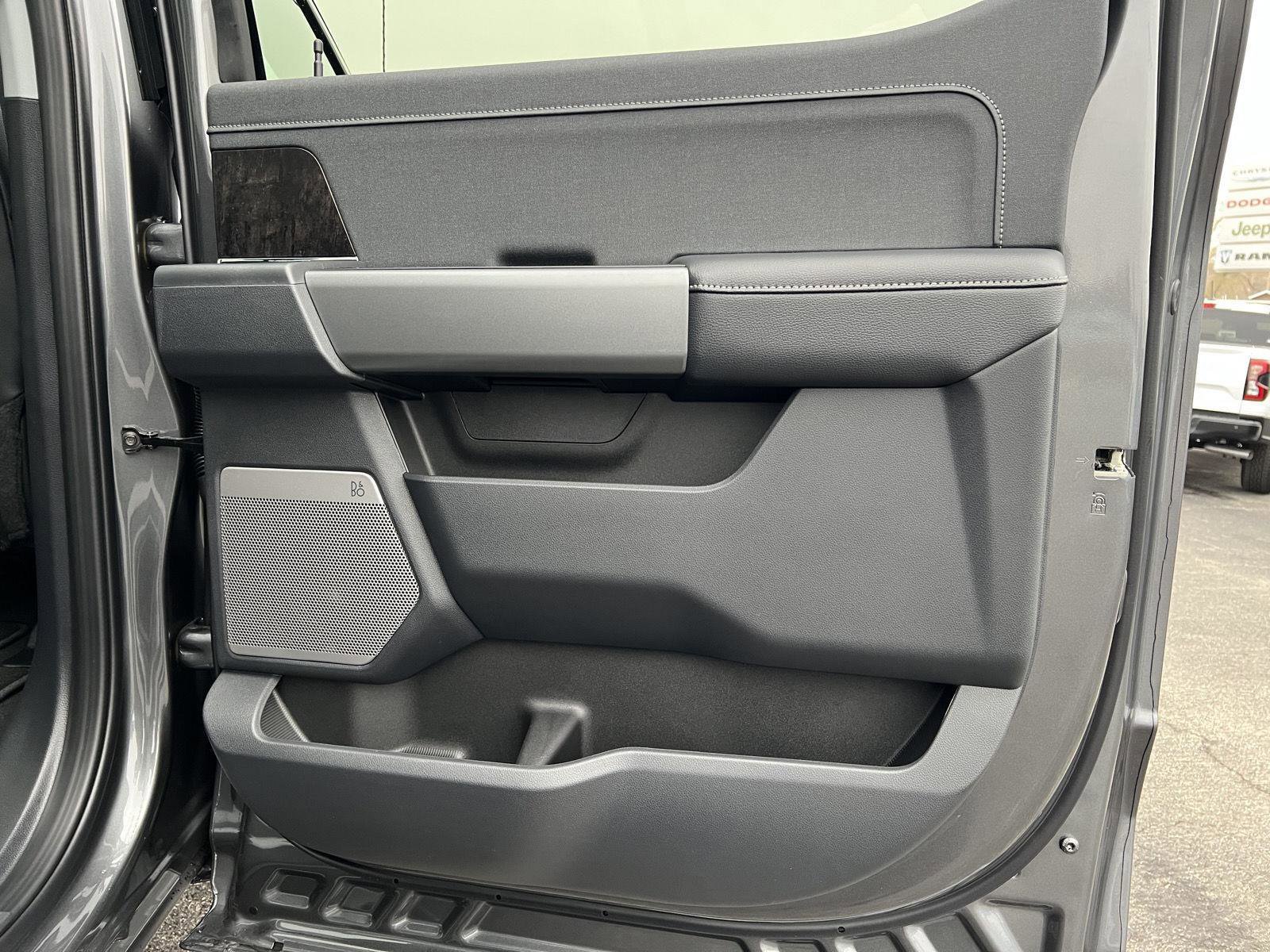 New 2026 Ford F350 Lariat w/ Black Appearance Package image 21