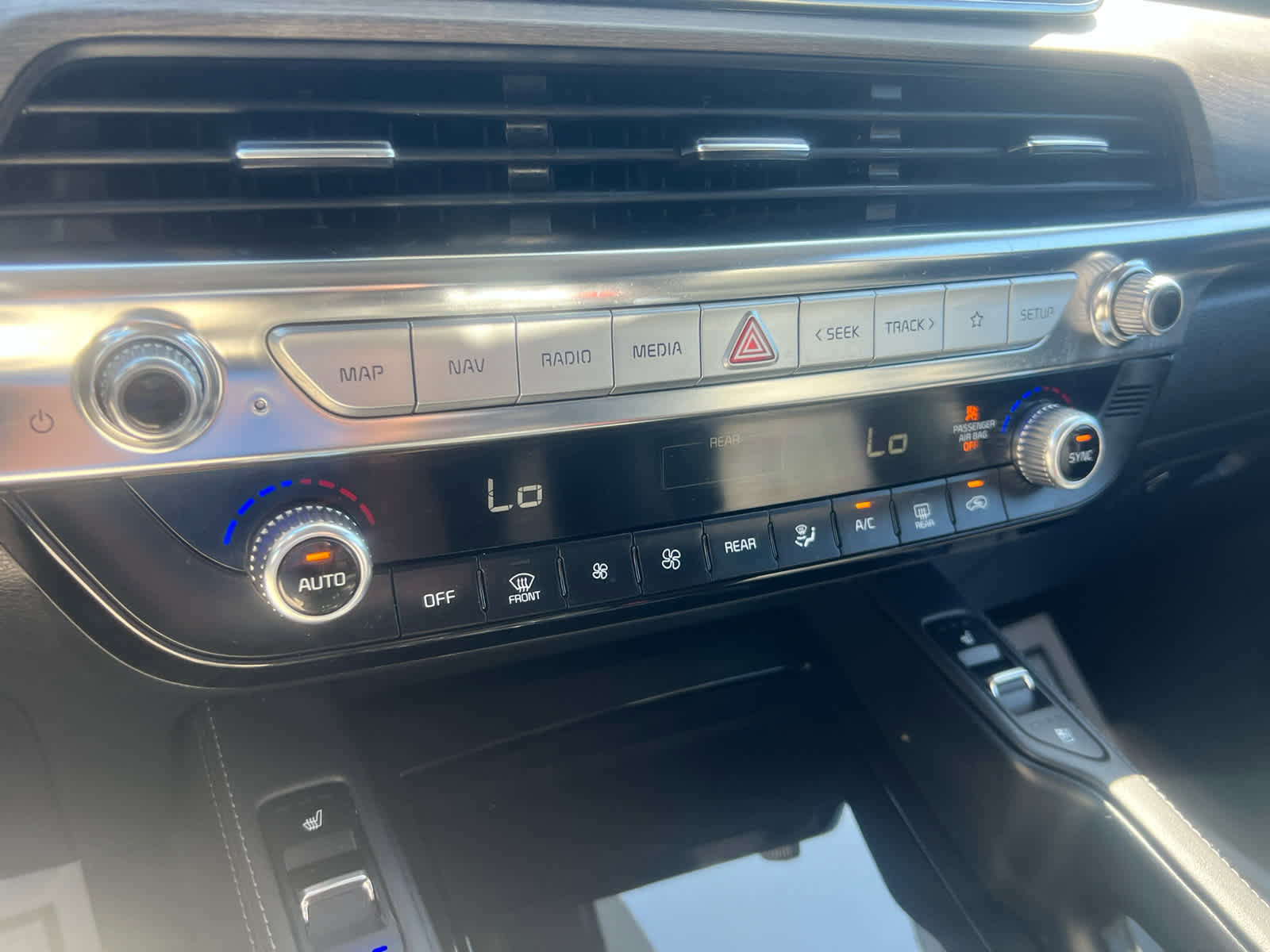 Used 2022 Kia Telluride EX w/ EX Premium Package image 22