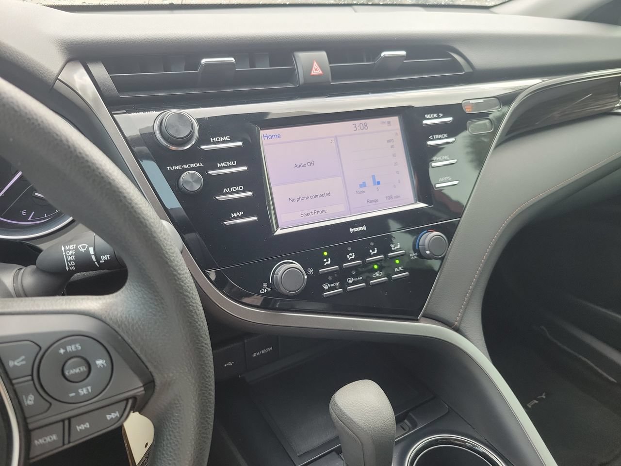 Used 2020 Toyota Camry LE FWD image 18
