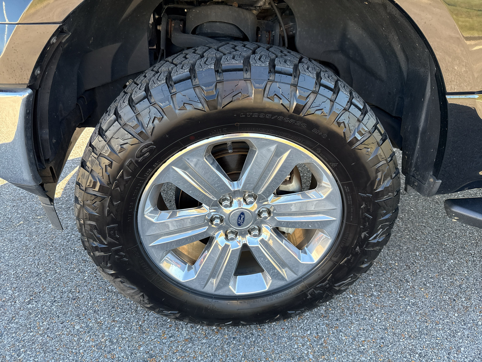 Used 2019 Ford F150 XLT w/ Equipment Group 302A Luxury AWD/4WD image 9