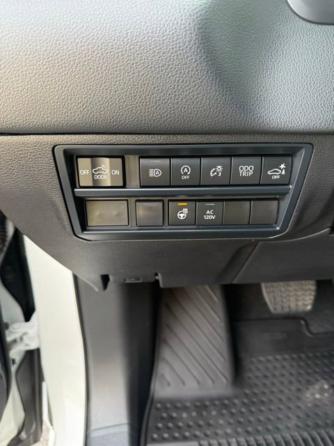 Used 2025 Toyota Tundra Limited AWD/4WD image 17