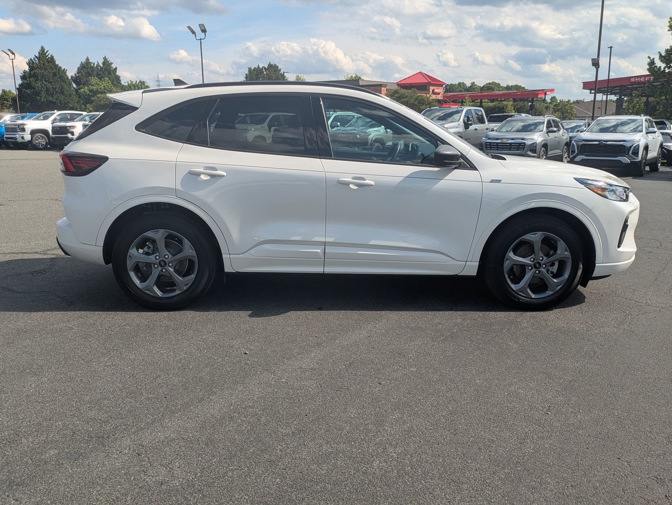 Used 2024 Ford Escape ST-Line w/ Tech Pack #1 FWD image 6