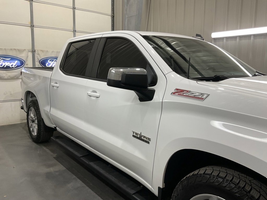 Used 2019 Chevrolet Silverado 1500 LT w/ Texas Edition image 4