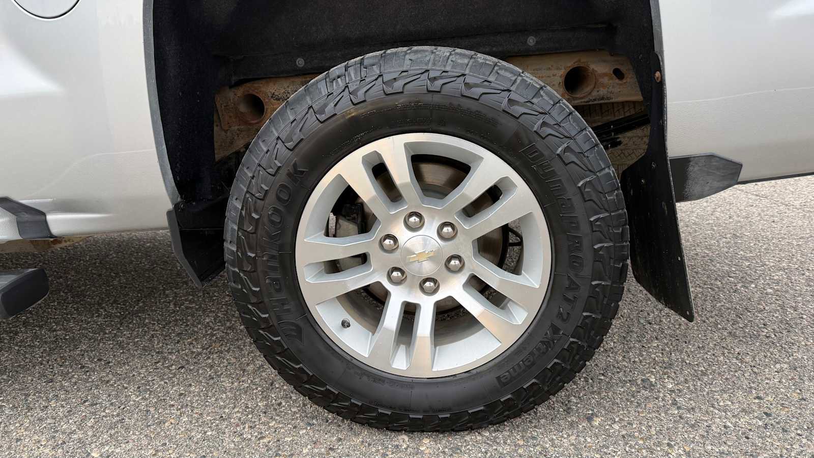 Used 2018 Chevrolet Silverado 1500 LT w/ All Star Edition image 27