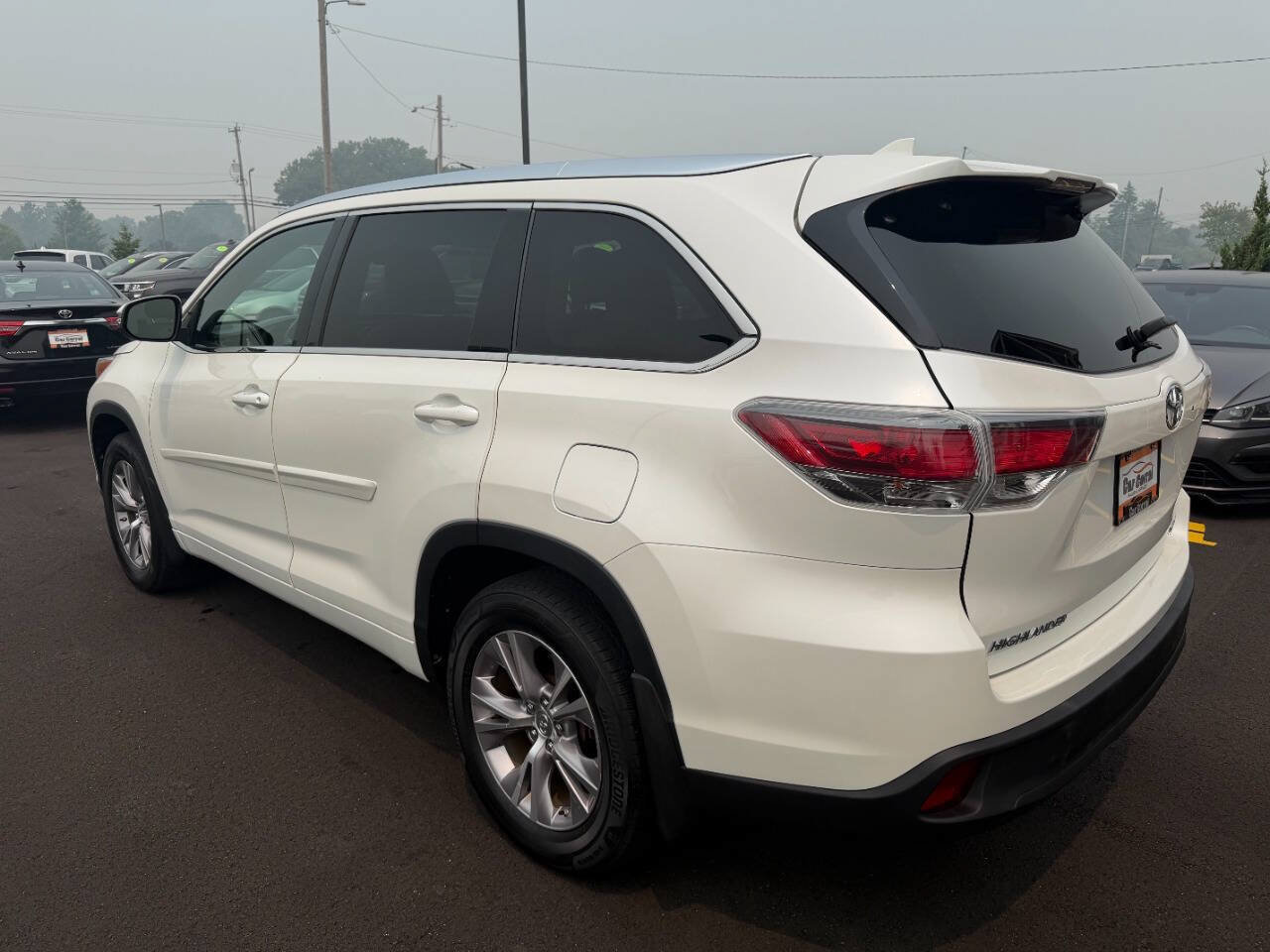 Used 2015 Toyota Highlander XLE AWD/4WD image 3
