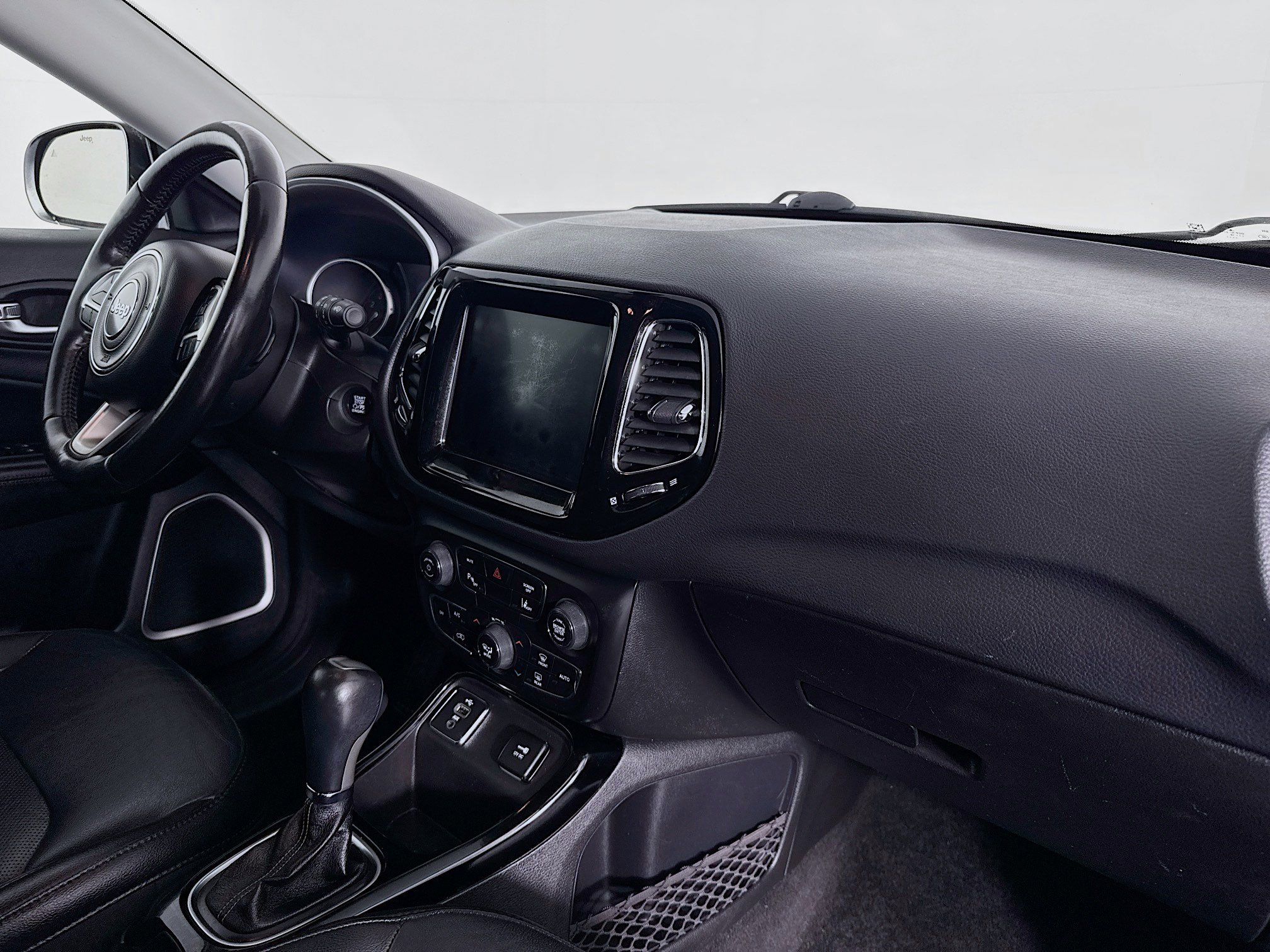 Used 2018 Jeep Compass Limited w/ Navigation Group FWD image 29
