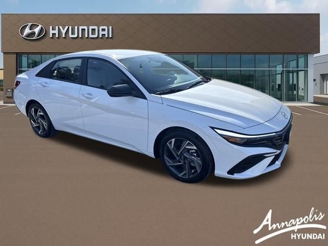 Certified 2025 Hyundai Elantra Sport image 7