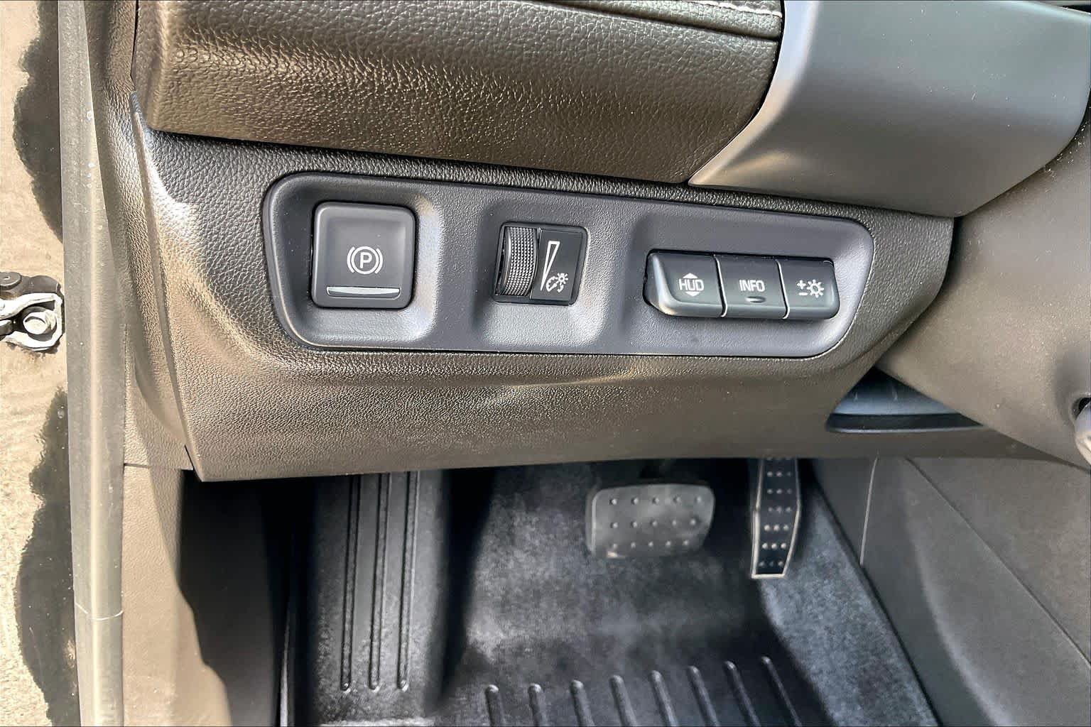 Used 2023 GMC Acadia Denali w/ Black Diamond Edition FWD image 14