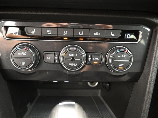 Used 2021 Volkswagen Tiguan SE R-Line w/ 3-Row Tiguan MDO Package image 6