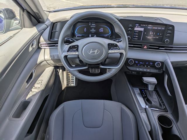 Certified 2025 Hyundai Elantra Sport FWD image 15