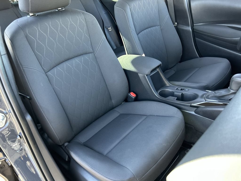 Used 2025 Toyota Corolla LE w/ Convenience Package FWD image 28