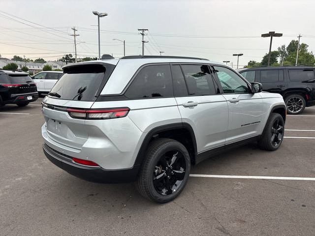 New 2026 Jeep Grand Cherokee Limited w/ Limited Altitude Package AWD/4WD image 28