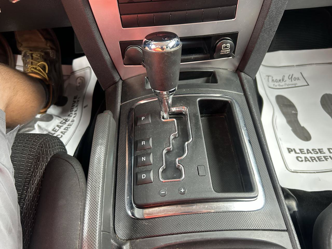 Used 2008 Jeep Commander Sport AWD/4WD image 24