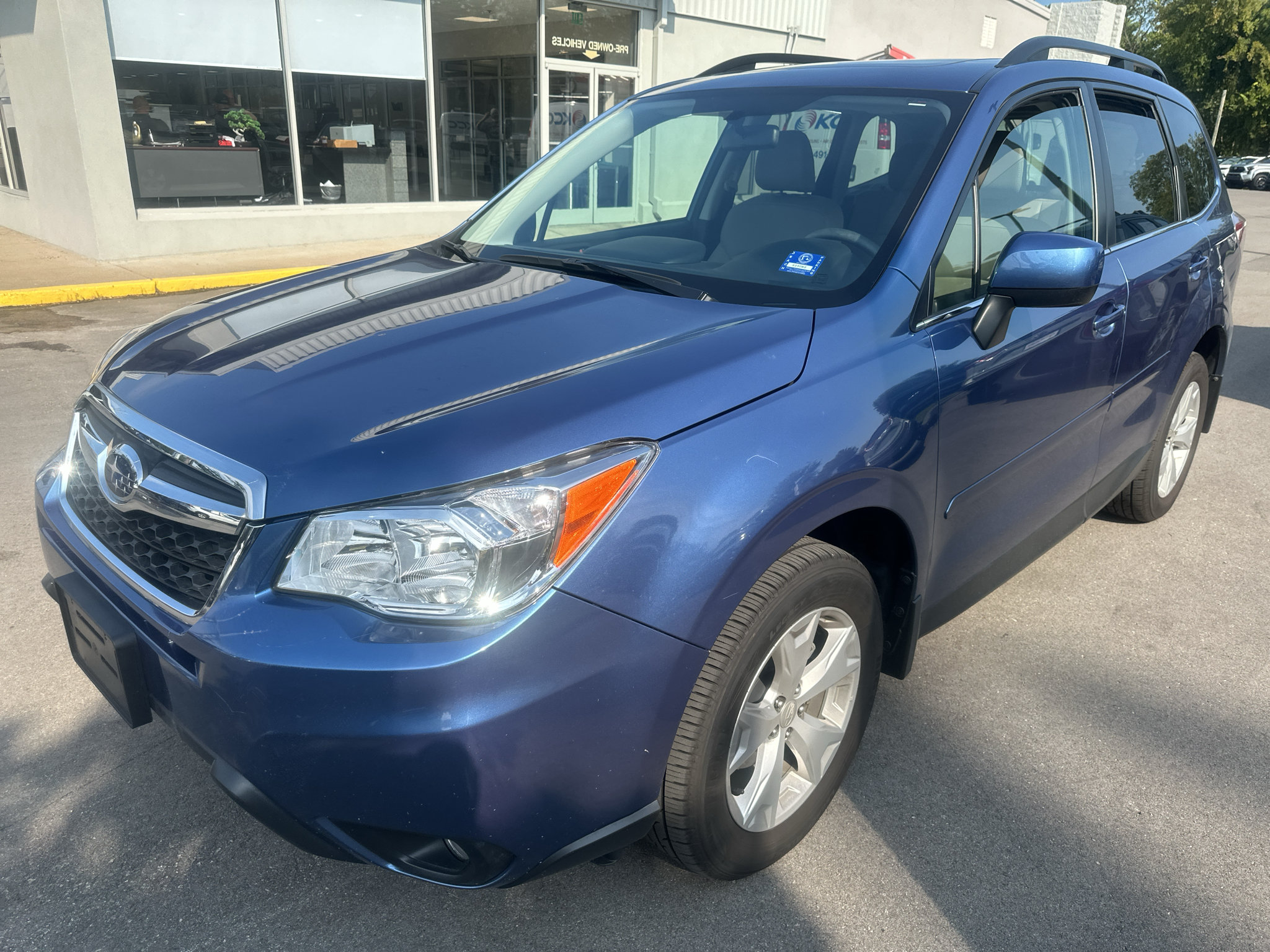 Used 2016 Subaru Forester 2.5i Limited AWD/4WD image 6
