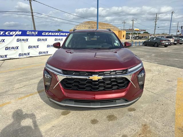Used 2025 Chevrolet Trax LT w/ LT Convenience Package FWD image 4