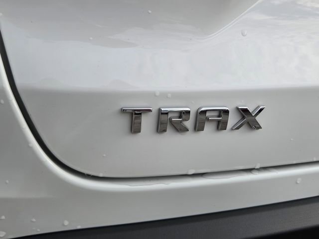 Certified 2025 Chevrolet Trax LT w/ LT Convenience Package FWD image 18