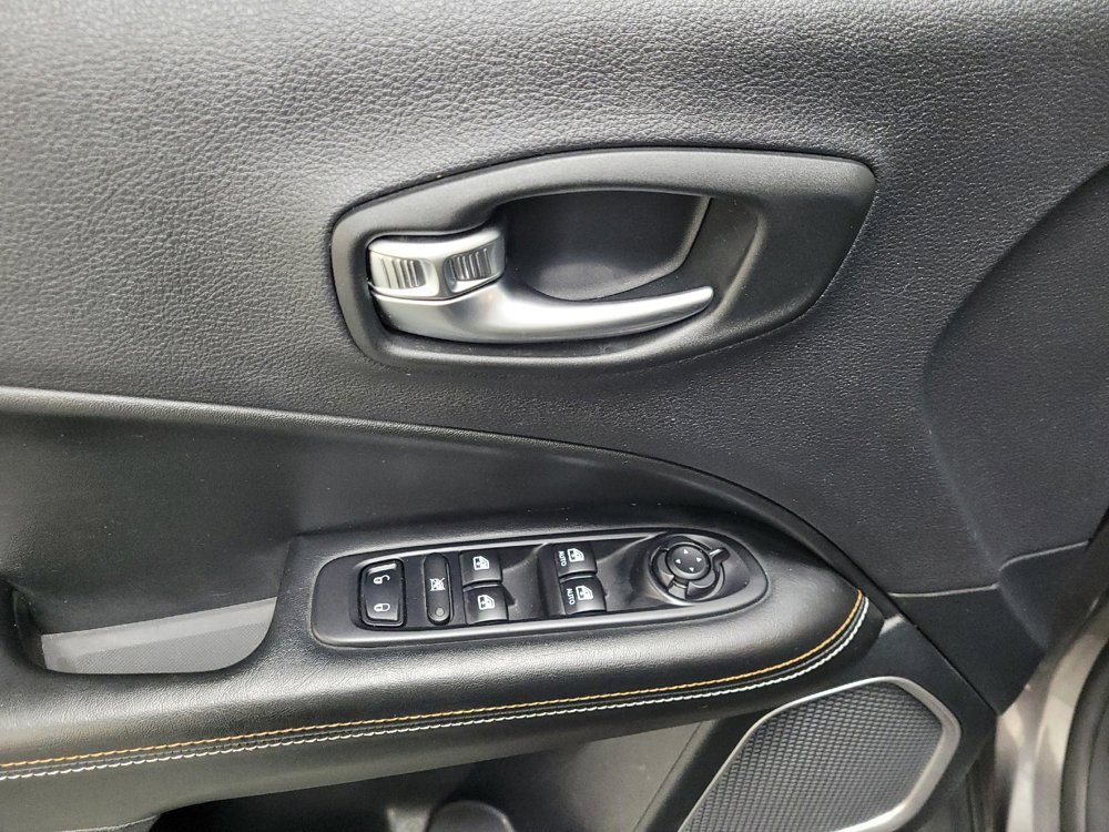 Used 2019 Jeep Compass Sport FWD image 27