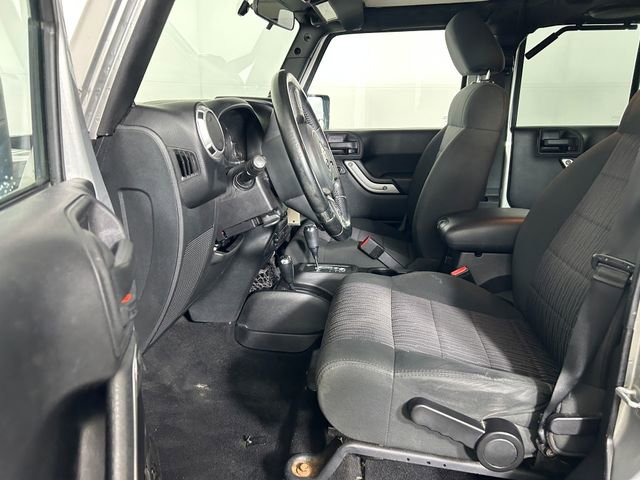 Used 2012 Jeep Wrangler Unlimited Sahara w/ Connectivity Group image 13