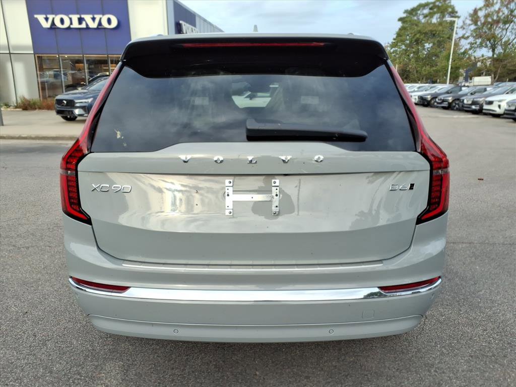 New 2026 Volvo XC90 B6 Plus w/ Protection Package Premier AWD/4WD image 4