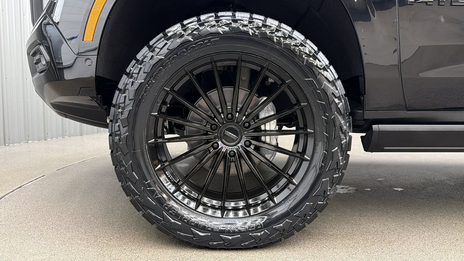 Used 2026 GMC Yukon AT4 Ultimate w/ LPO, Floor Liner Package AWD/4WD image 9