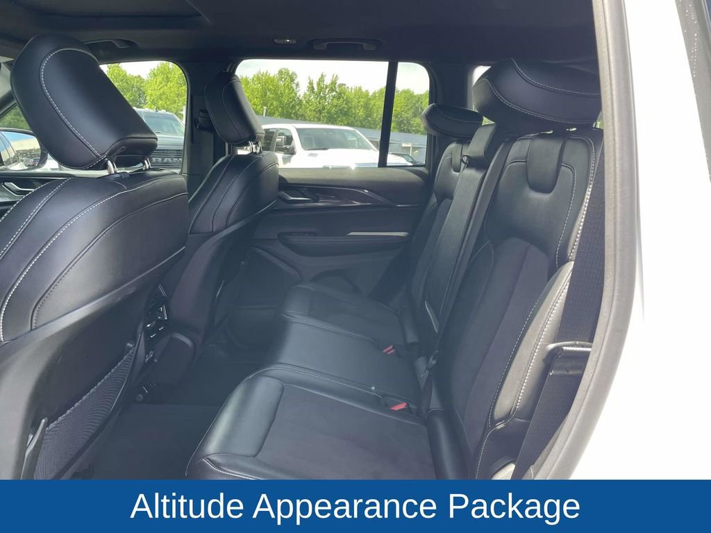 Used 2023 Jeep Grand Cherokee Altitude AWD/4WD image 19