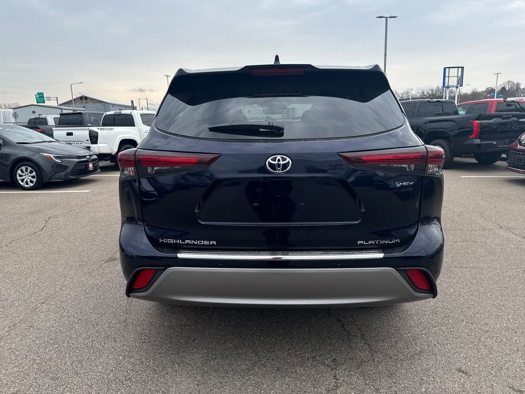 New 2026 Toyota Highlander Platinum image 6