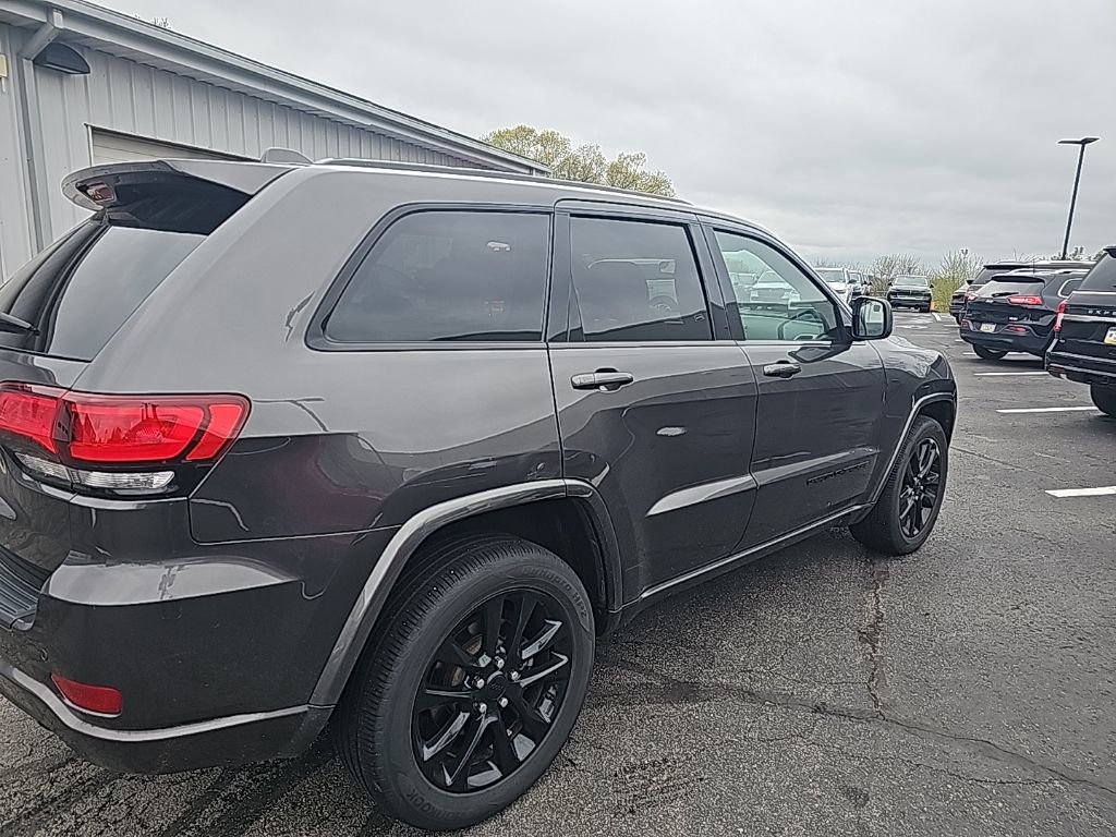 Used 2021 Jeep Grand Cherokee Laredo X AWD/4WD image 5
