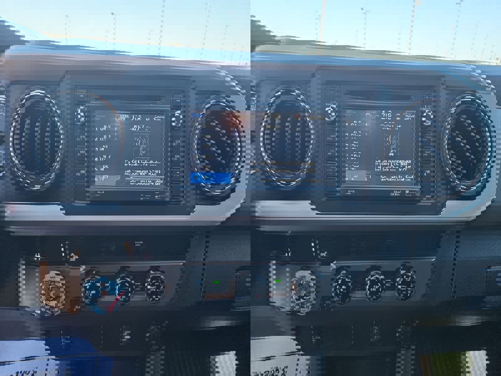 Used 2017 Toyota Tacoma SR5 w/ Tow Package image 16