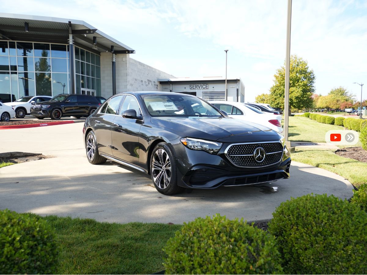 New 2026 Mercedes-Benz E 350 4MATIC Sedan image 1