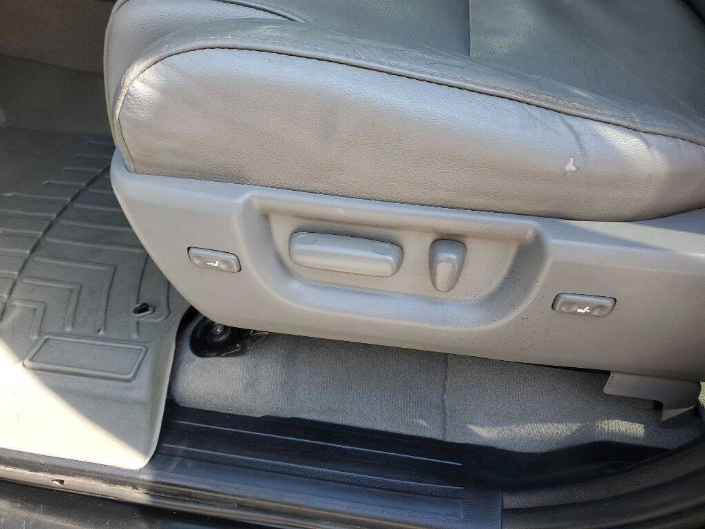 Used 2011 Toyota Tundra Limited image 37